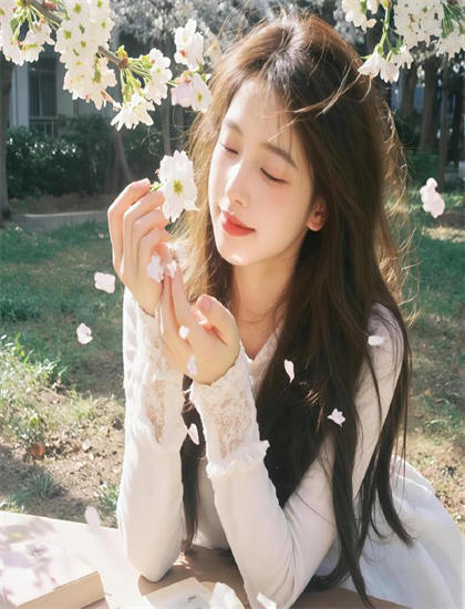 《夫人太装薄爷嘴比命硬》技术揭秘：技术应用如何突破传统创造视觉奇迹 改变电影制作的传统模式